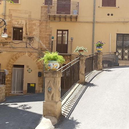 Ferienwohnung La Bifora Sciacca Zimmer foto